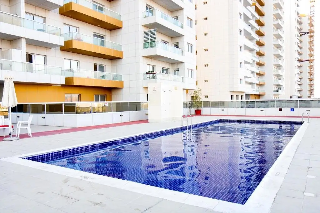 Дубай: Signature Holiday Homes - Amazing Studio in Hercules Tower, Wadi Al Safa