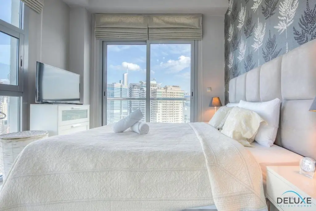 Дубай: Two Bedroom Apartment in Dec Tower T2, Dubai Marina by Deluxe Holiday Homes