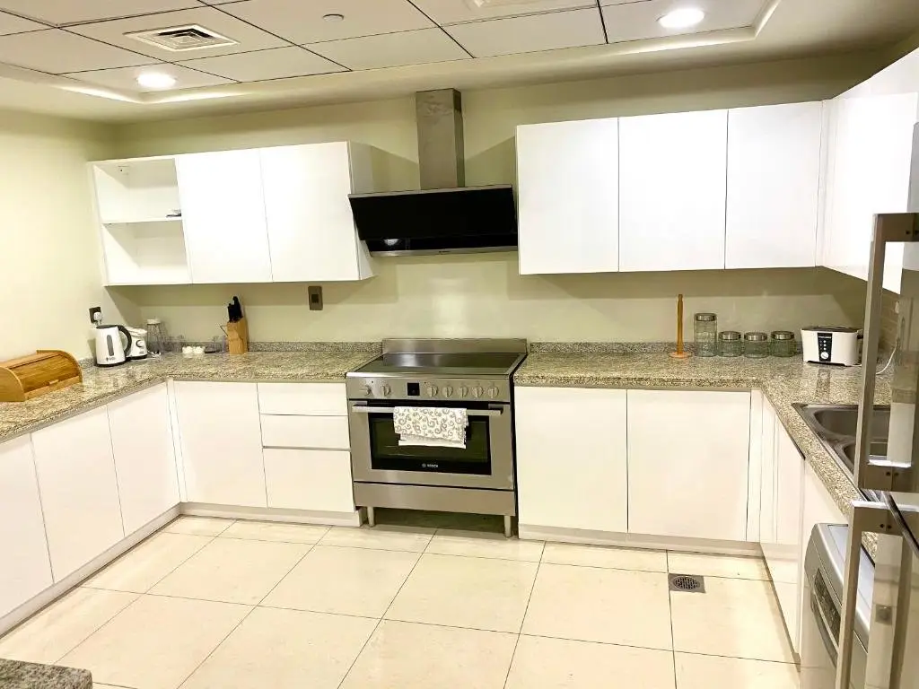 Дубай: Spacious 4 bd and 2 bd apartments with amazing Sea view