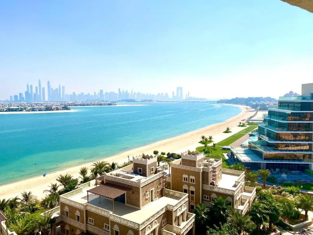 Spacious 4 bd and 2 bd apartments with amazing Sea view — фото 1