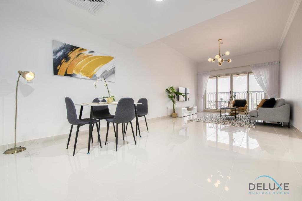 Дубай: Vivid 2BR at Canal Residences West Dubai Sports City by Deluxe Holiday Homes