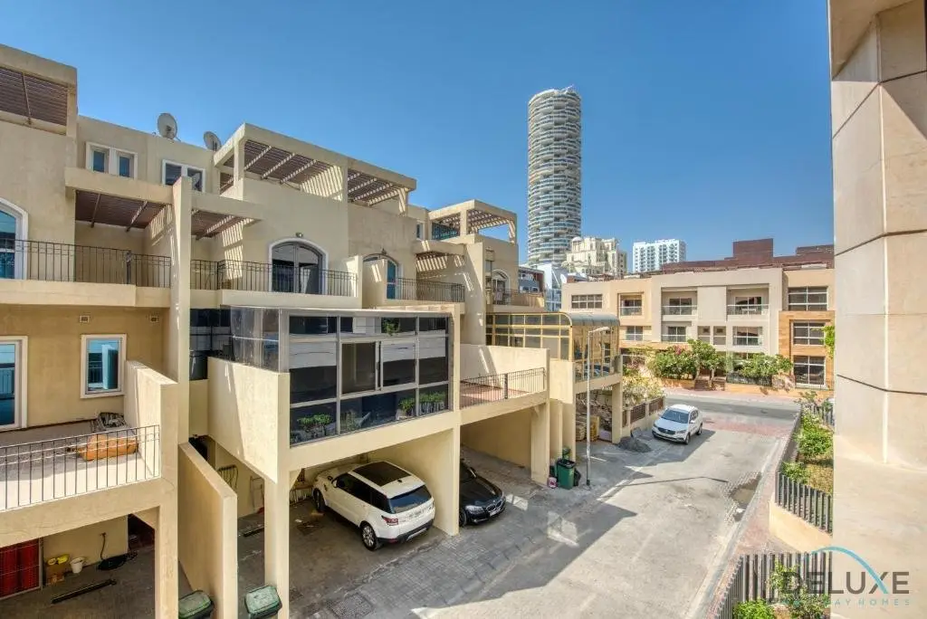 Дубай: Welcoming 2BR at Park Corner JVC by Deluxe Holiday Homes