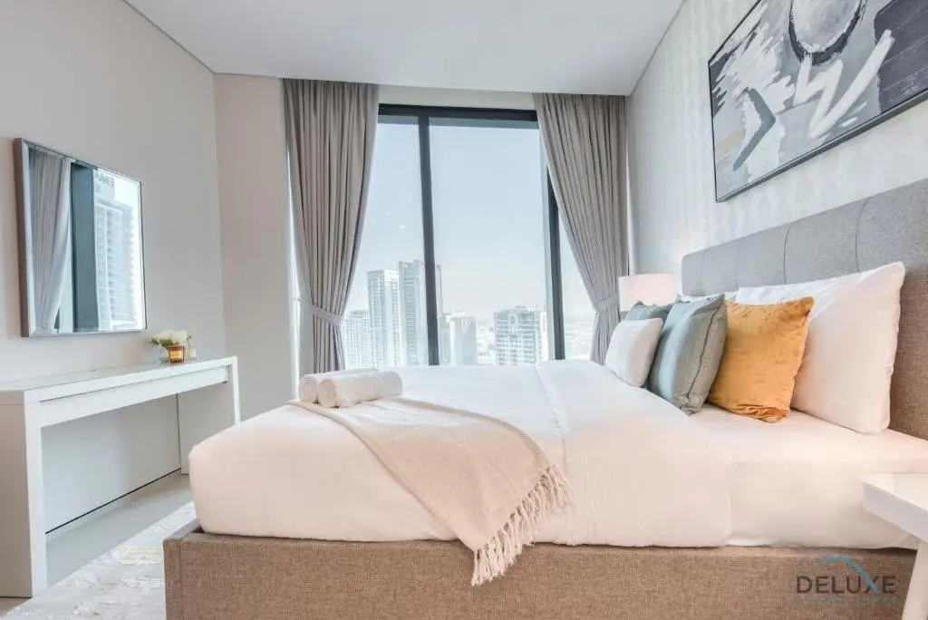 Дубай: Posh 1BR at Jumeirah Gate Tower 1 JBR by Deluxe Holiday Homes