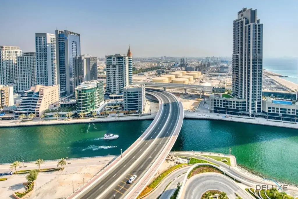 Дубай: Posh 1BR at Jumeirah Gate Tower 1 JBR by Deluxe Holiday Homes