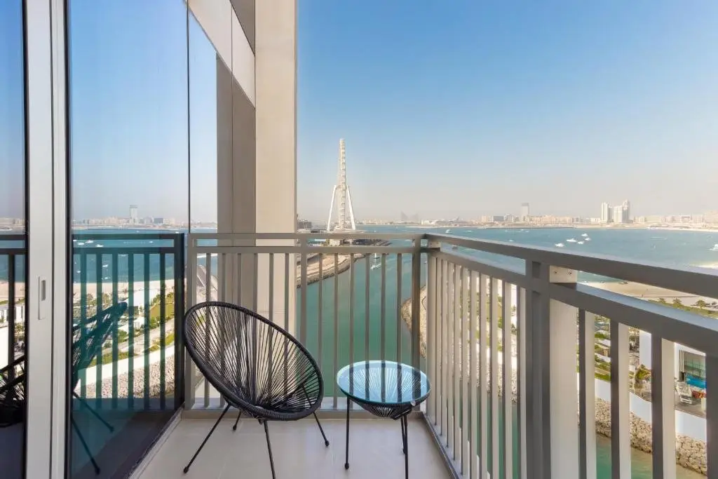 Дубай: Silkhaus with marina & beach view 1BDR near Bluewaters Island