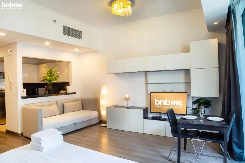 Дубай: Classic Studio - heart of the Marina - by bnbme homes - 808