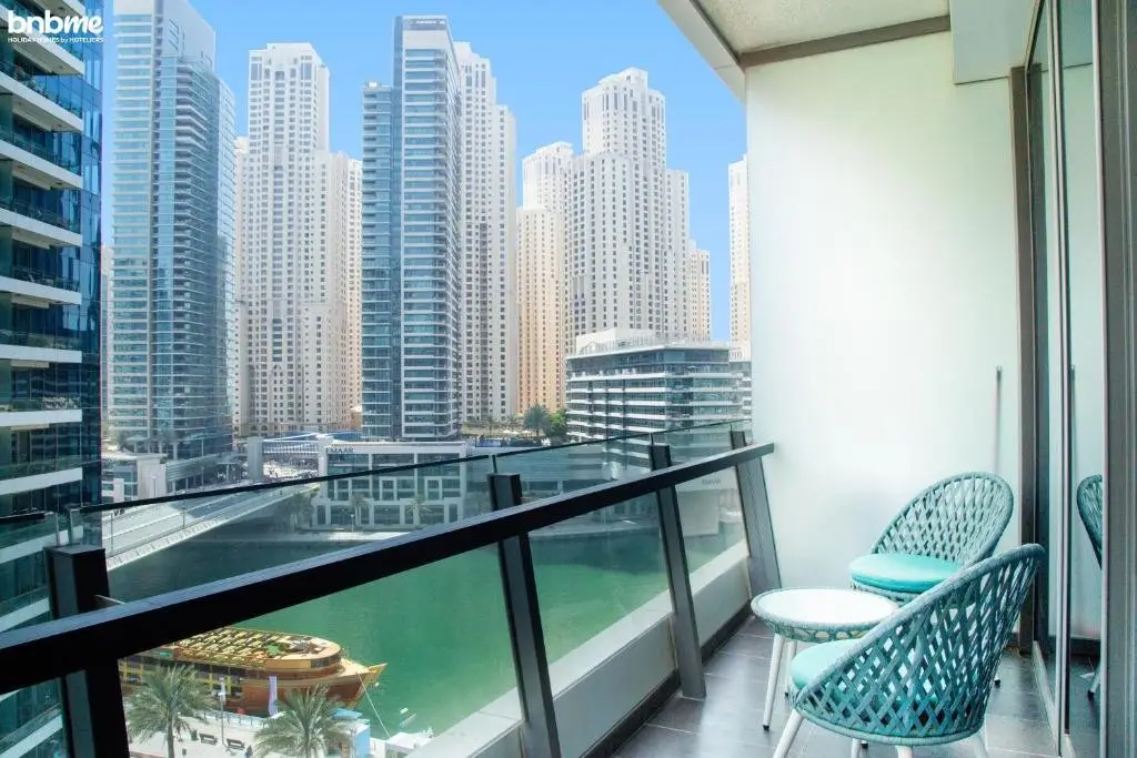 Дубай: Classic Studio - heart of the Marina - by bnbme homes - 808