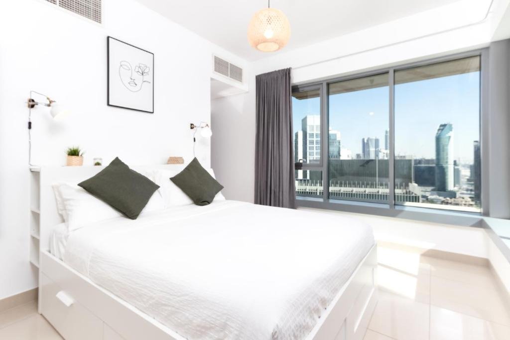 Дубай: Quintessential Quarters: 29th Fl Views - Walk to Opera, Mall and Burj Khalifa