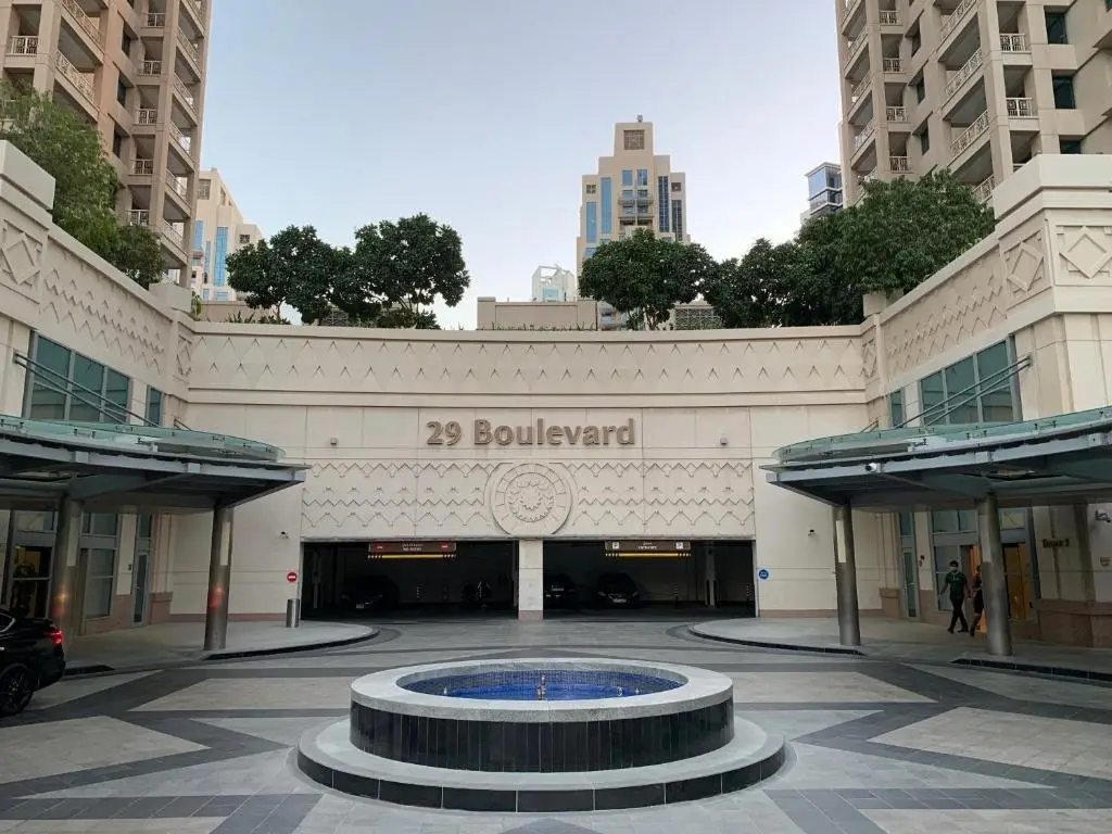 Дубай: Quintessential Quarters: 29th Fl Views - Walk to Opera, Mall and Burj Khalifa