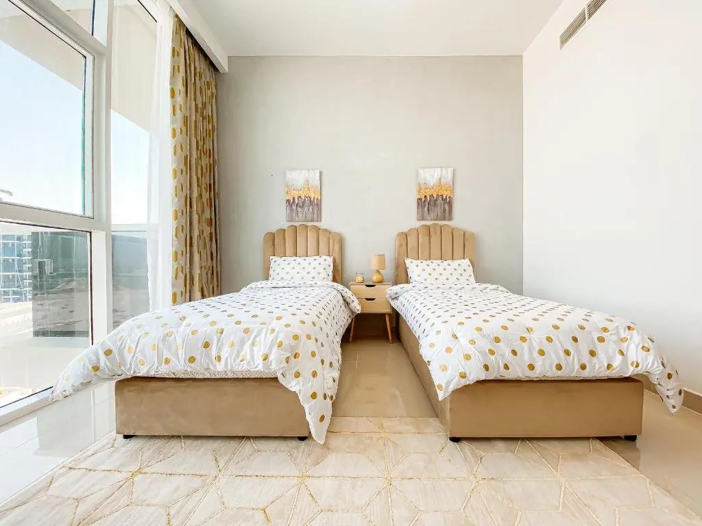 Рас-эль-Хайма: RH- Lovely 2 bedroom apartment, Lagoon View in Gateway Residences