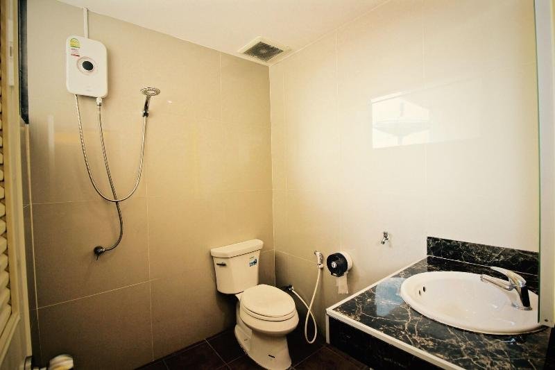 Паттайя: OYO 128 Kkinn South Pattaya Hotel