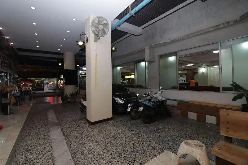Паттайя: OYO 128 Kkinn South Pattaya Hotel