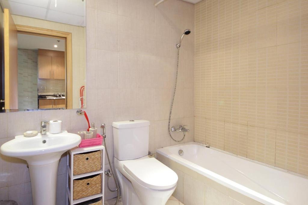 Signature Holiday Homes - Luxury Studio Apartment Al Barsha South Dubai — фото 1