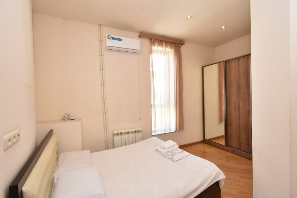 Ереван: Apartments RentInnYerevan Avag Petrosyan 2