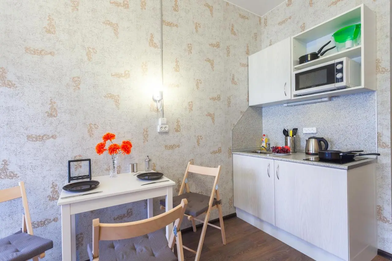 Санкт-Петербург: Guests Love on Kazanskaya