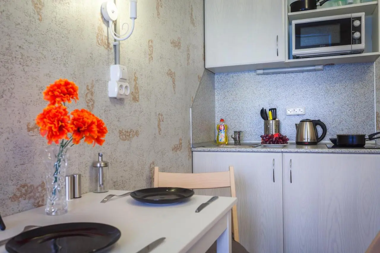 Санкт-Петербург: Guests Love on Kazanskaya