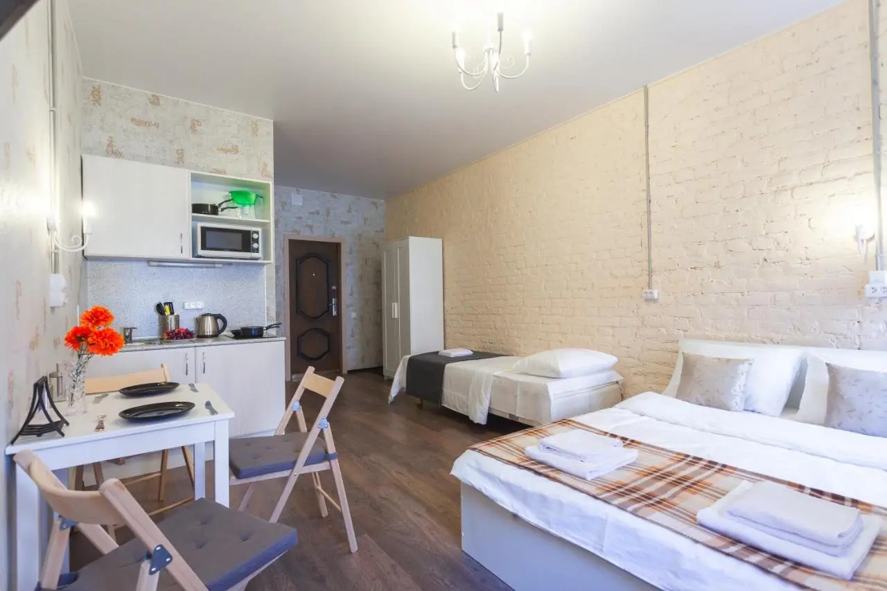 Санкт-Петербург: Guests Love on Kazanskaya