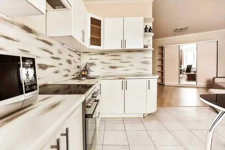 Тольятти: Апартаменты ZebraHome с видом на Волгу и лес
