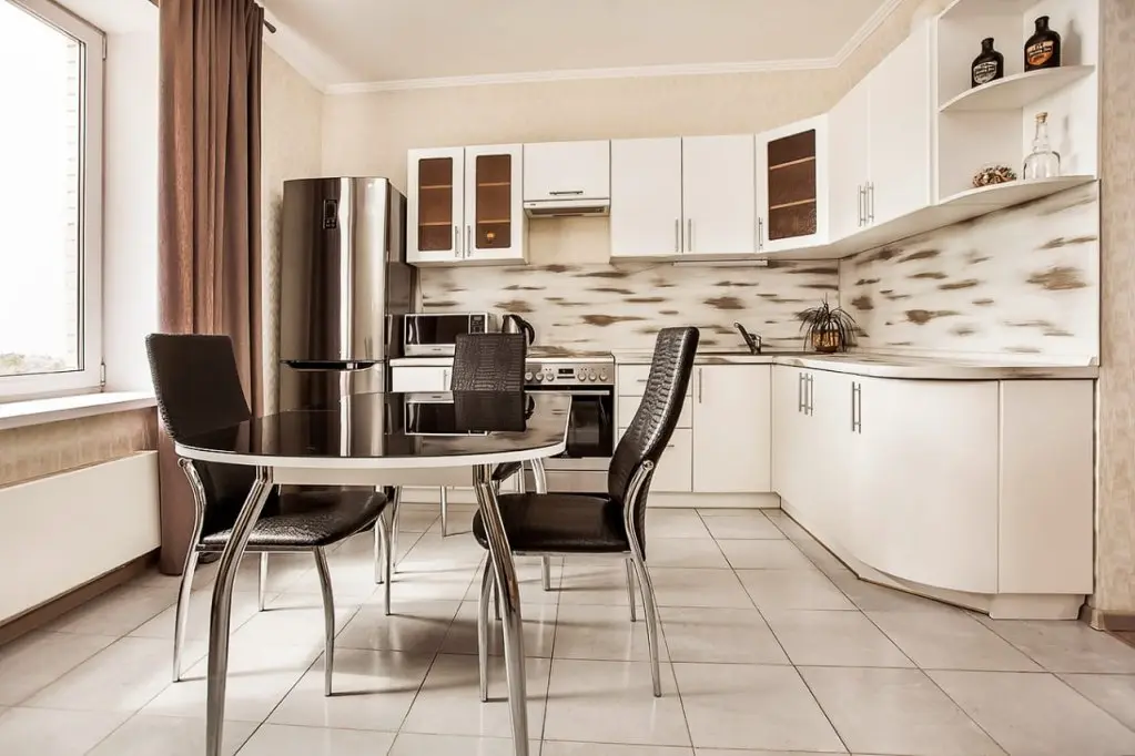Тольятти: Апартаменты ZebraHome с видом на Волгу и лес