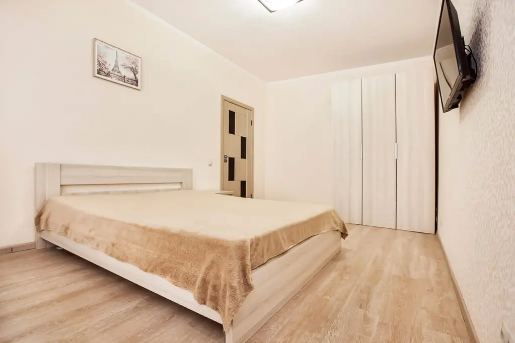 Тольятти: Апартаменты ZebraHome с видом на Волгу и лес