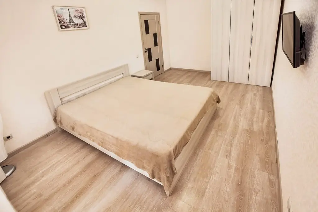 Тольятти: Апартаменты ZebraHome с видом на Волгу и лес