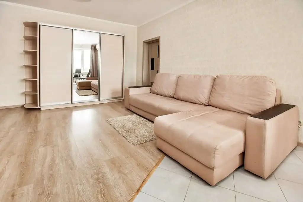 Тольятти: Апартаменты ZebraHome с видом на Волгу и лес