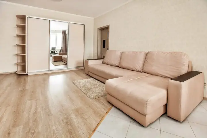 Тольятти: Апартаменты ZebraHome с видом на Волгу и лес