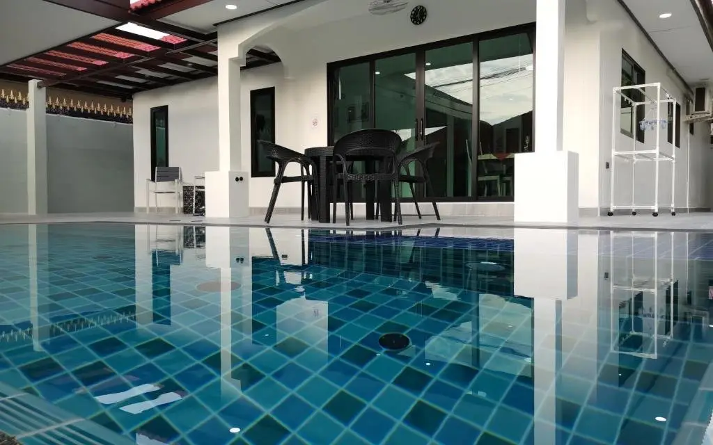 Паттайя: Private Pool With Jacuzzi & Kids Pool @ Royal Park