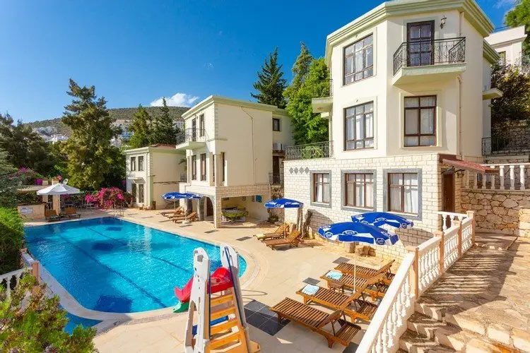 Ешилькёй: Ortak Havuzlu Villa Habesos