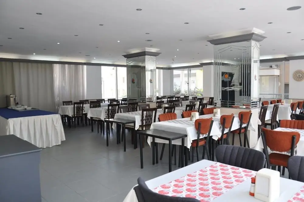 Кушадасы: Livia Hotel