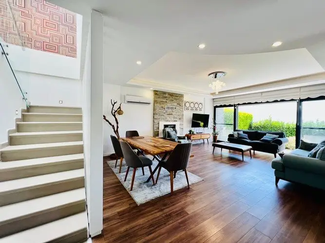 Согучак: Luxury Villa Safir Ozel Havuzlu