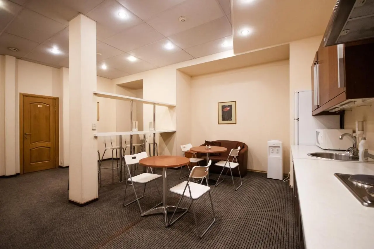 Санкт-Петербург: Nevsky 136 Guest House