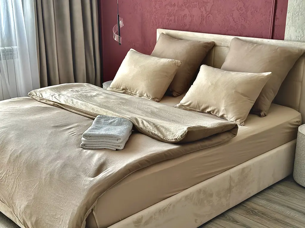 Кострома: Апартаменты студия CLASSIC ROOM Бесконтактное заселение С Качелью