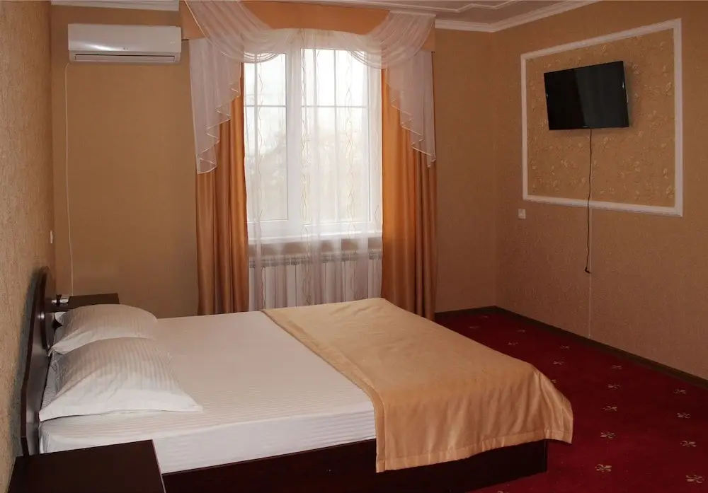 Голубицкая: Hotel Premier