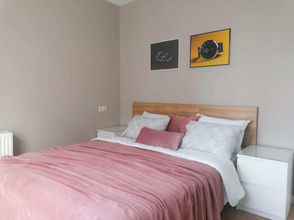 Санкт-Петербург: Rental SPb Apartaments Kremenchugskaya 9