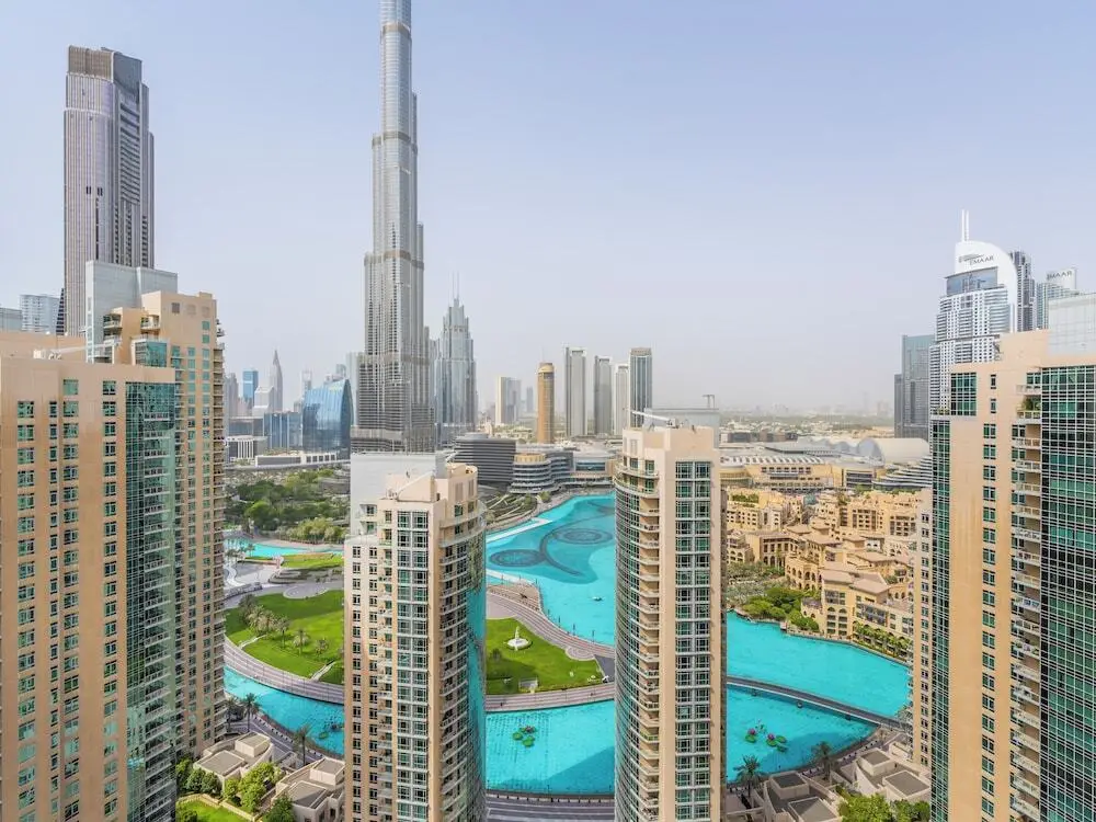 Дубай: Luxury Condo With Burj Khalifa and Fountain Views
