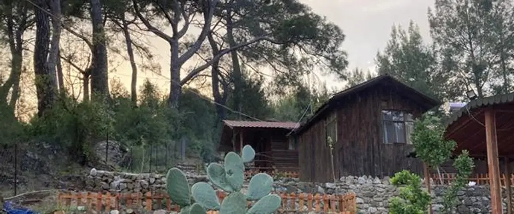 Кумлуджа: Rosebud Lodge