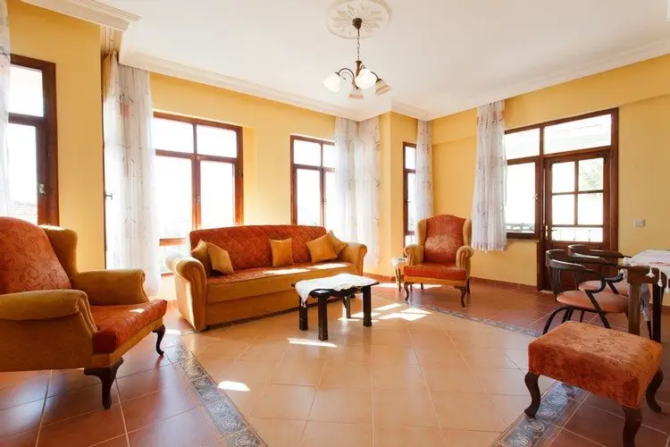 Ешилькёй: Karalos Ortak Havuzlu Villa