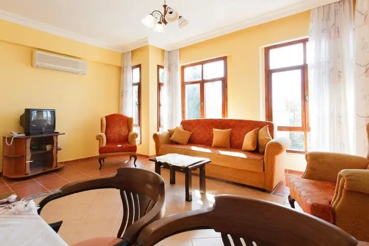 Ешилькёй: Karalos Ortak Havuzlu Villa