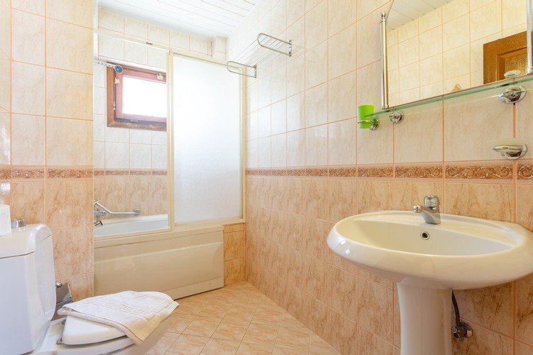 Ешилькёй: Myros Ortak Havuzlu Villa