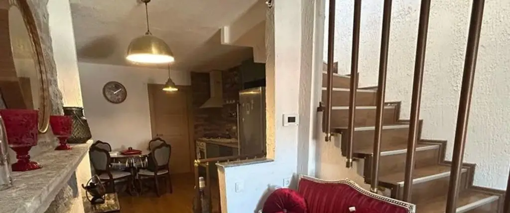 Урла: Gorky House
