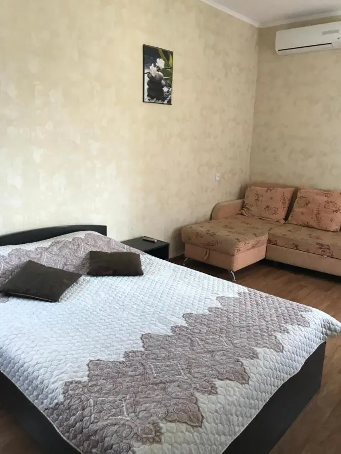 Витязево: Guest house Trudyaschihsya 131