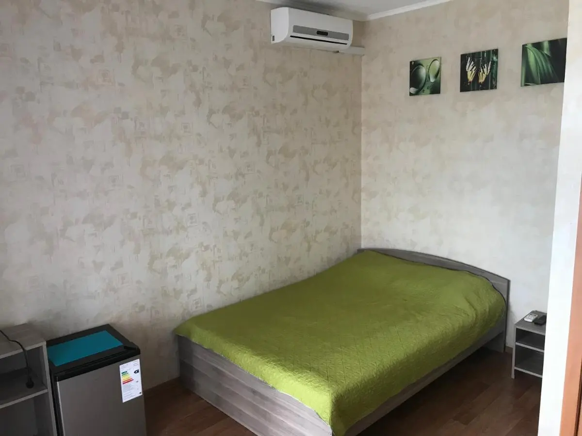 Витязево: Guest house Trudyaschihsya 131
