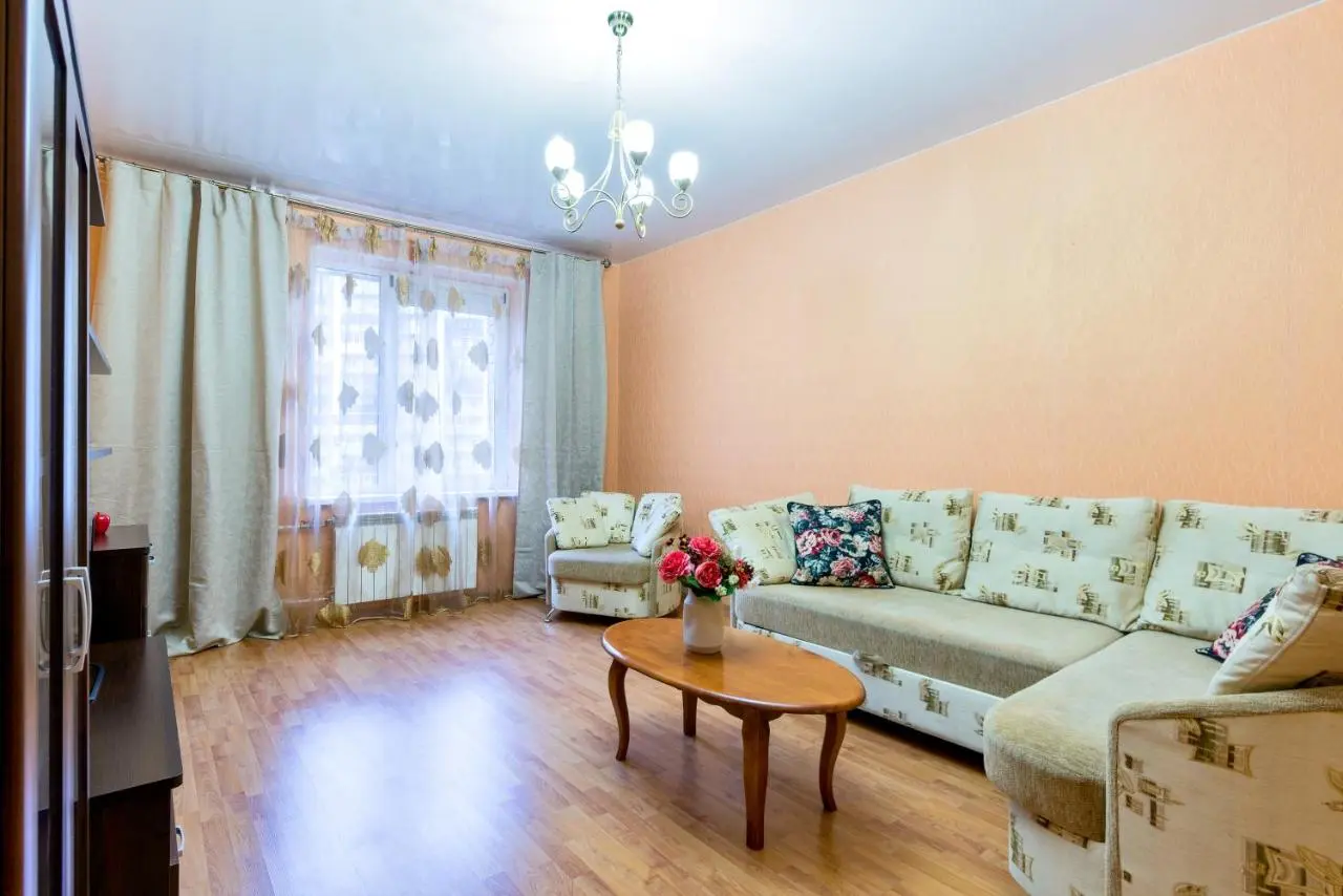 Санкт-Петербург: Домотелли на Коломяжском