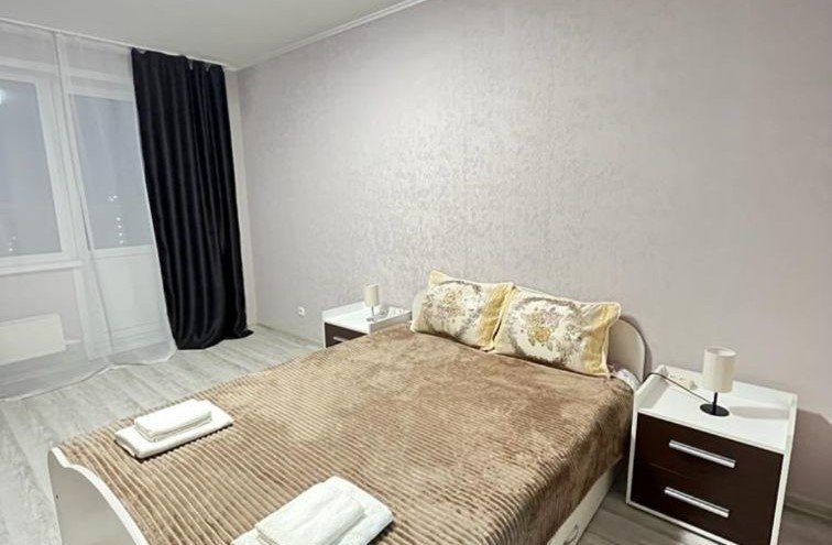Красноярск: Карамзина 8 (Красноярск) 13 этаж