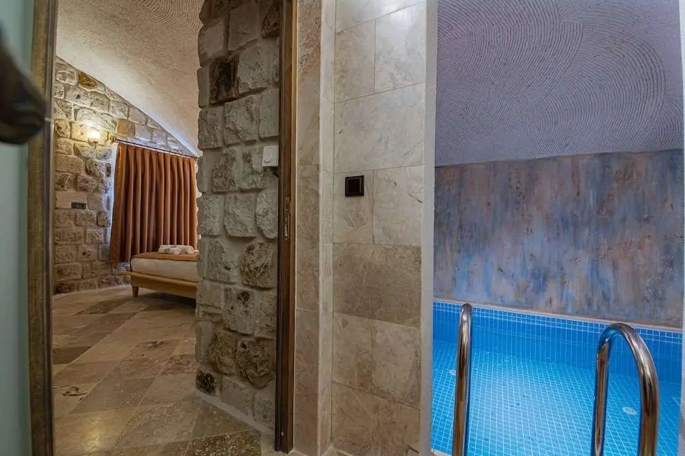 Ургуп: Cappadocia Hobbit House