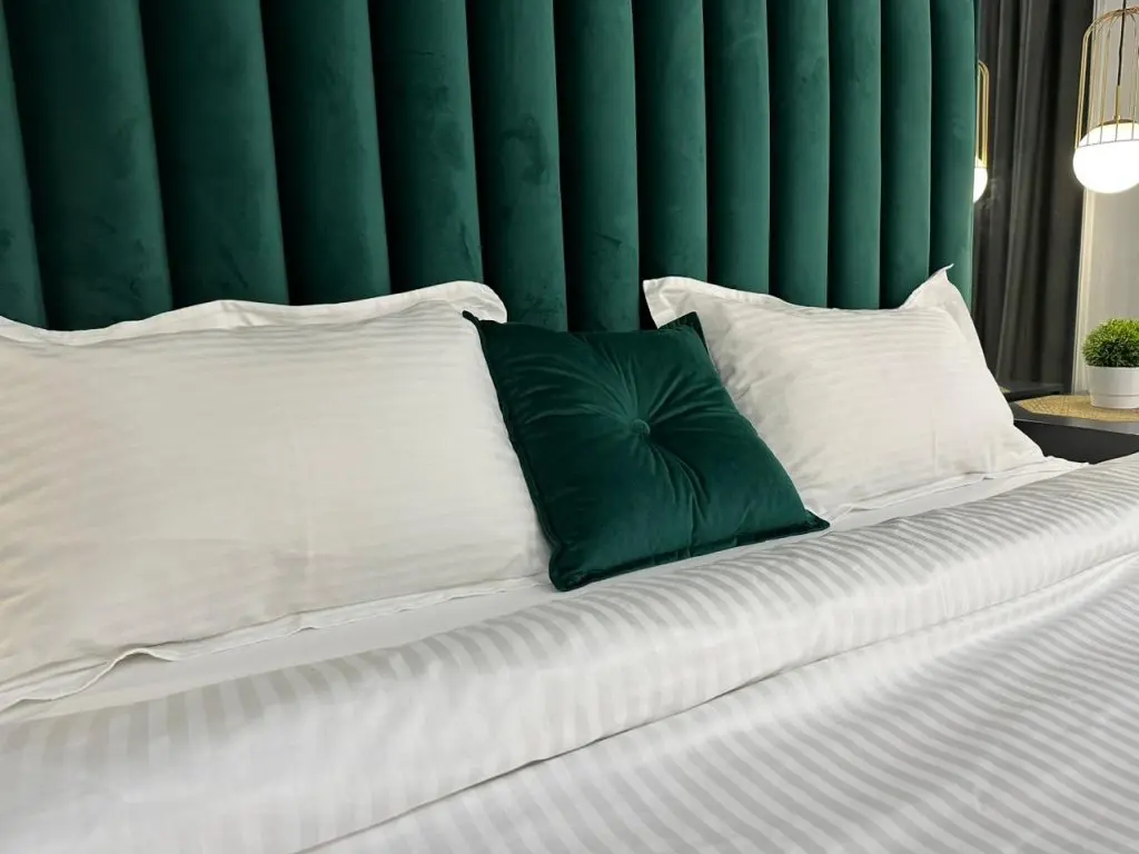 Калининград: Апартаменты класса люкс и красивым видом из окна "Emerald room"