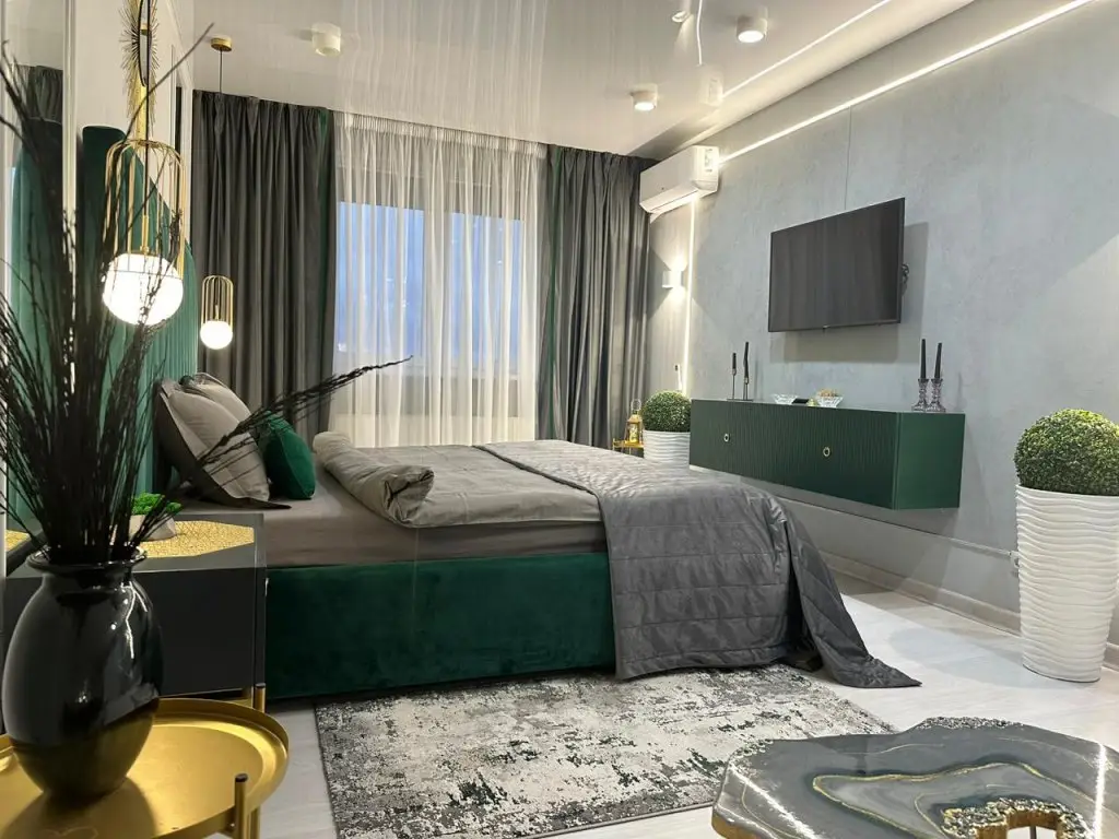 Калининград: Апартаменты класса люкс и красивым видом из окна "Emerald room"