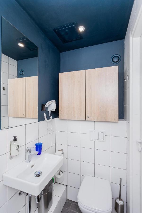 Санкт-Петербург: FlatHome24 Апарт-отель на Лесной