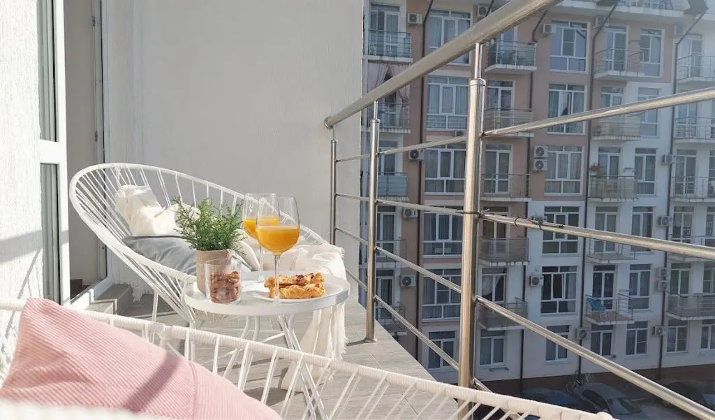 Сочи: ZhK Leto Deluxe Apartment